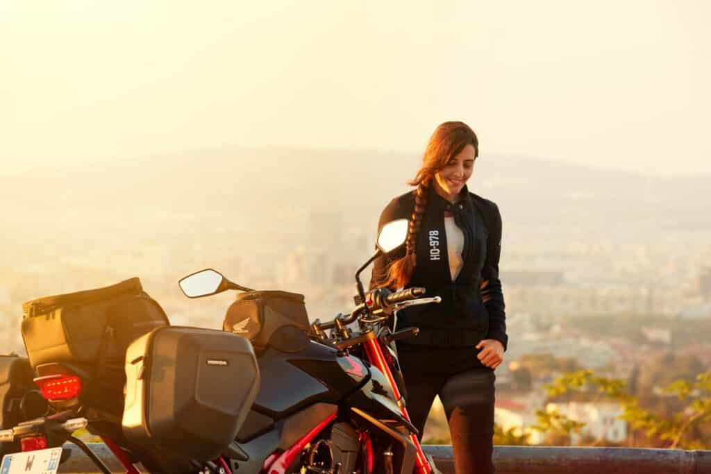 23YM HONDA CB750 HORNET svg+xml;charset=utf