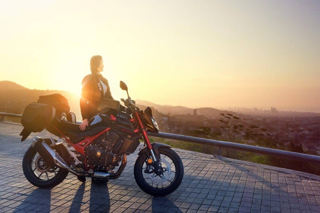 23YM HONDA CB750 HORNET svg+xml;charset=utf