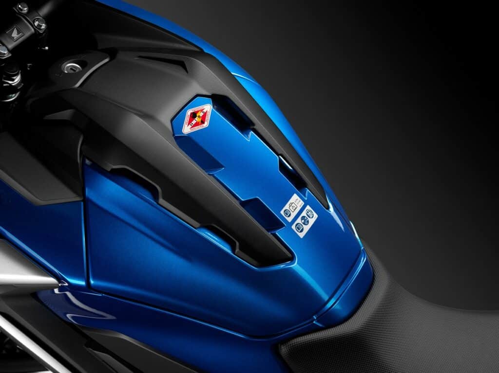 65993_16YM_NC750X svg+xml;charset=utf