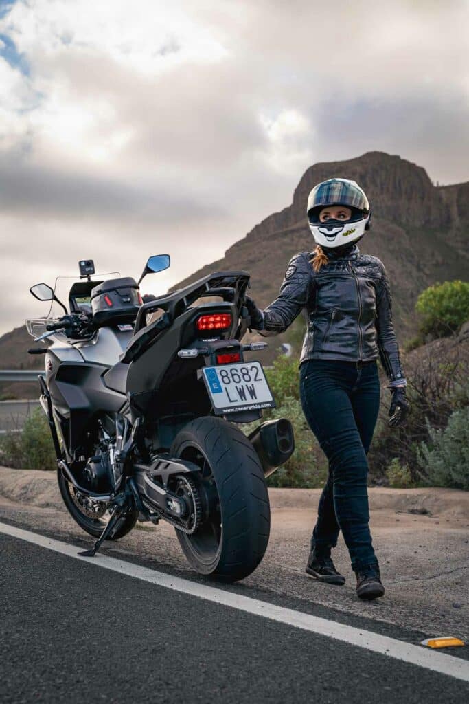 Honda-NT1100-Gran-Canaria-Rental-Celiska-20 svg+xml;charset=utf