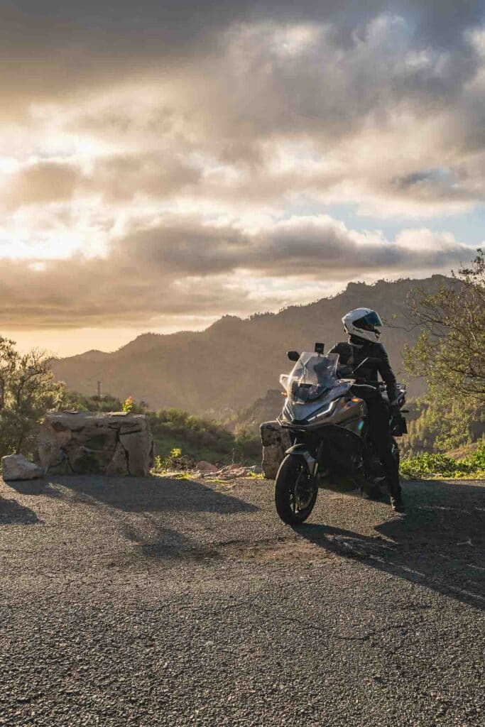 Honda-NT1100-Gran-Canaria-Rental-Celiska-47 svg+xml;charset=utf