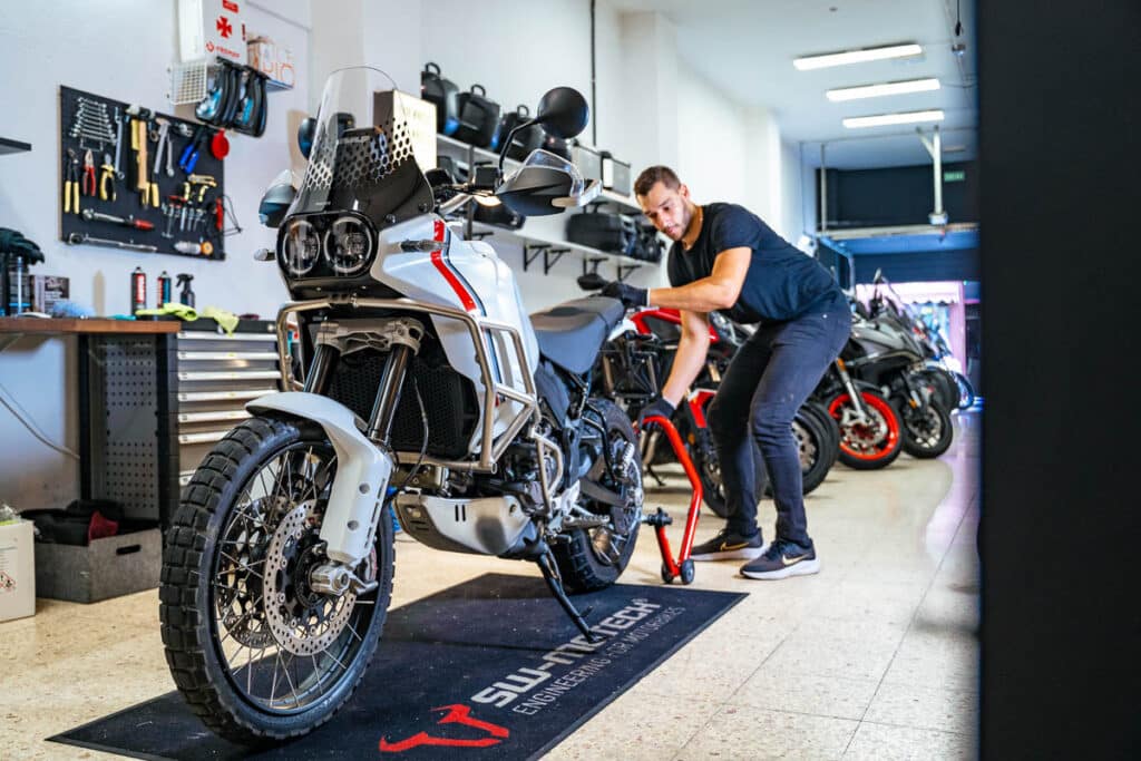 canary-ride-gran-canaria-rental-motorcycle-canary-islands-25 svg+xml;charset=utf