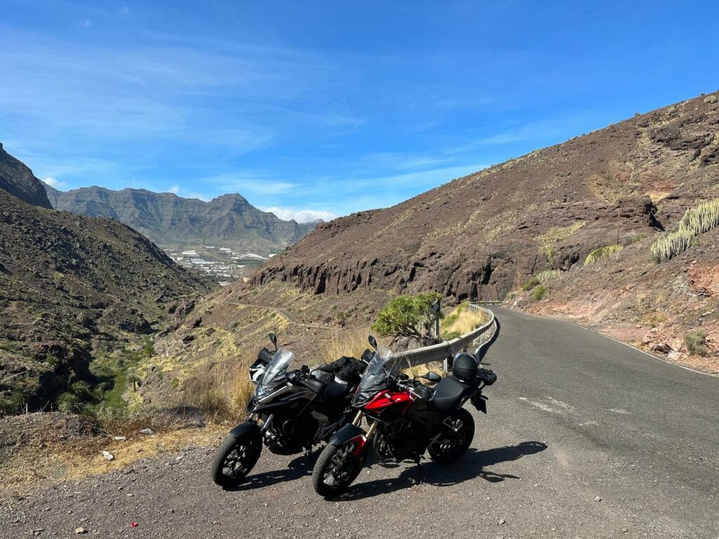 CBandNCcustomer svg+xml;charset=utf